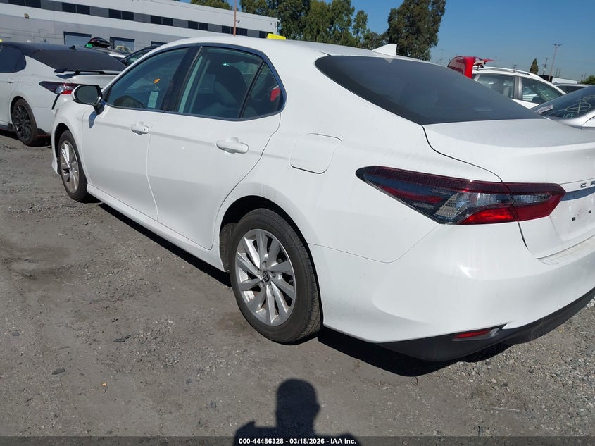 2021 Toyota Camry Le