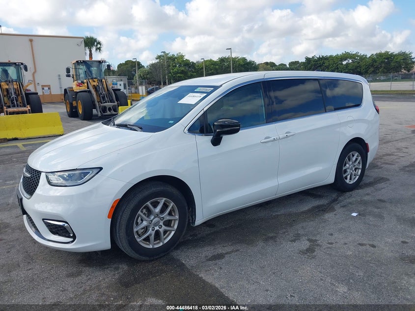 2025 Chrysler Pacifica Select