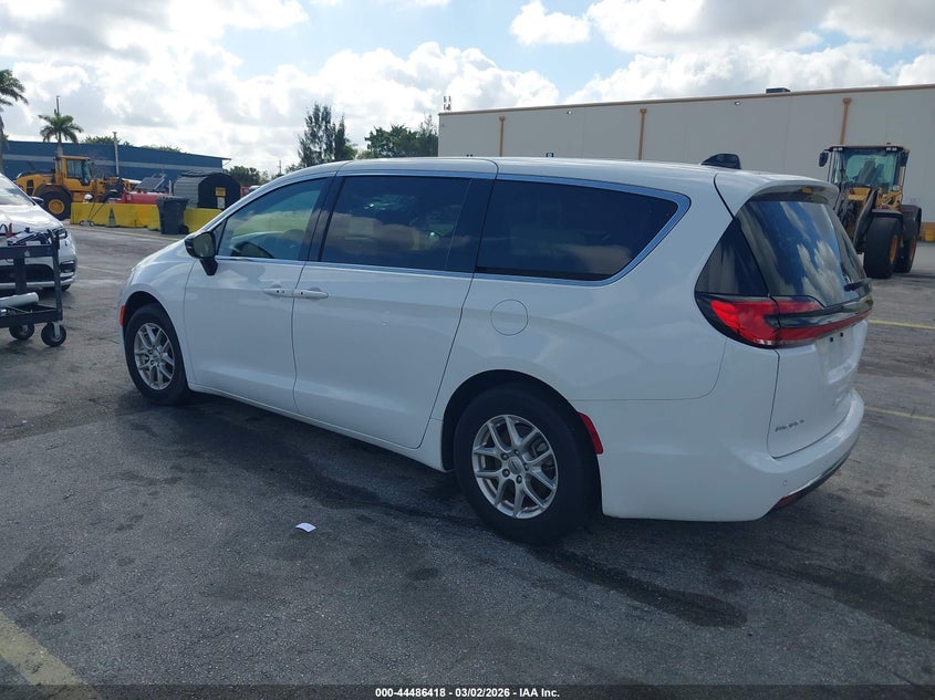 2025 Chrysler Pacifica Select