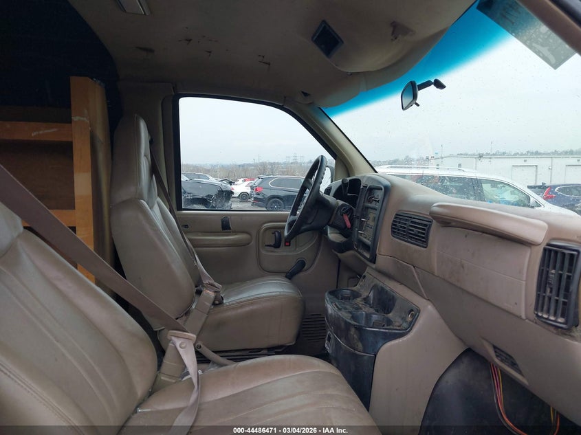 2002 GMC Savana Standard