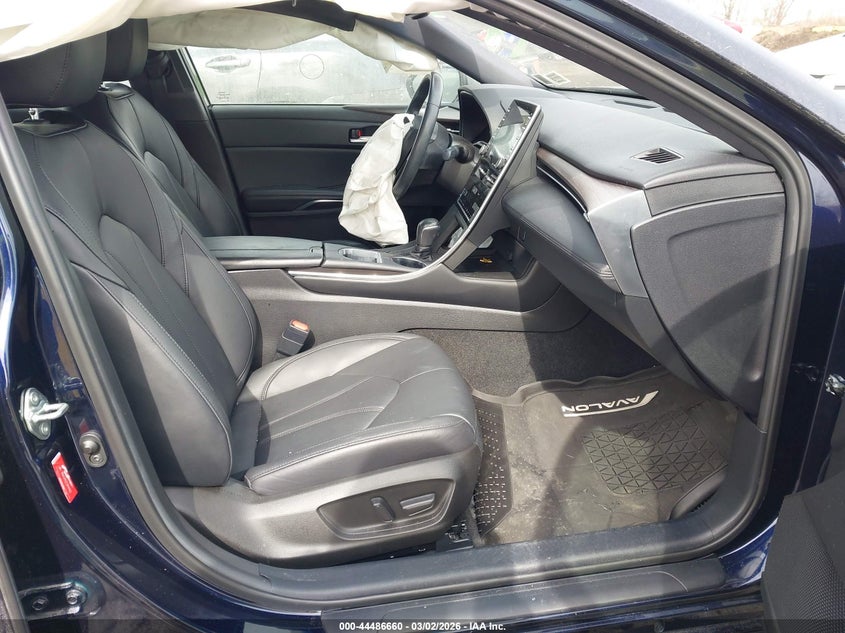 2021 Toyota Avalon Xle Hybrid