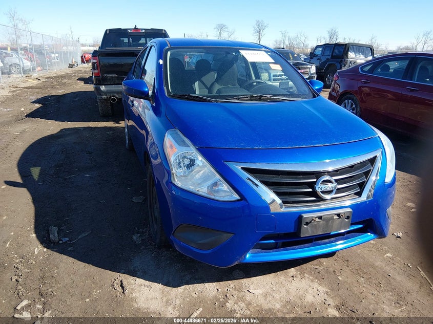 2016 Nissan Versa 1.6 S+