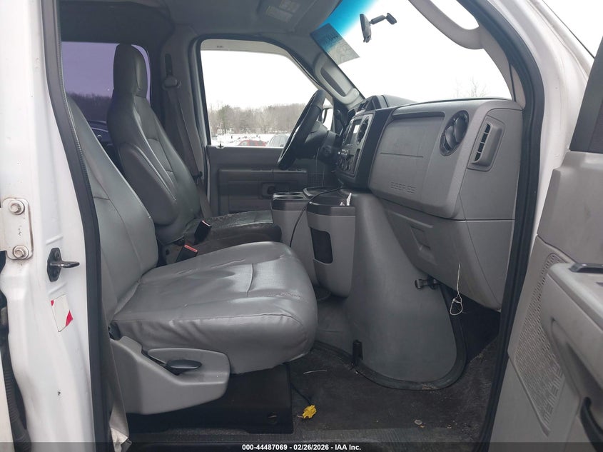 2013 Ford E-350 Super Duty Commercial