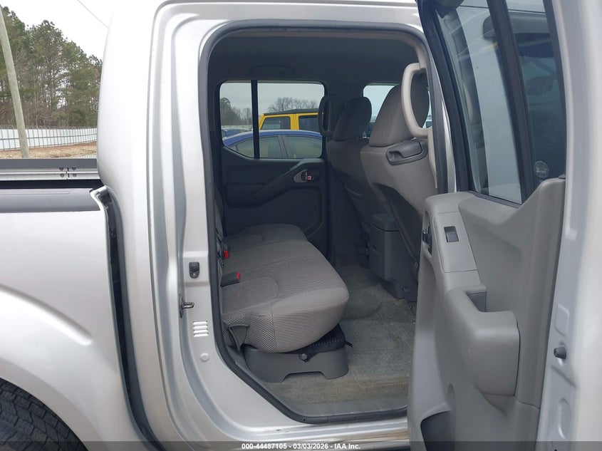 2012 Nissan Navara (frontier) 4.0 Frontier Sv silver Lot 111044487105 Vin 1N6AD0EV9CC474204