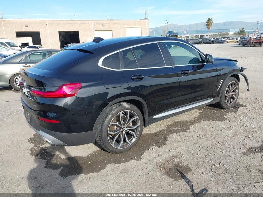 2022 BMW X4 xDrive30I