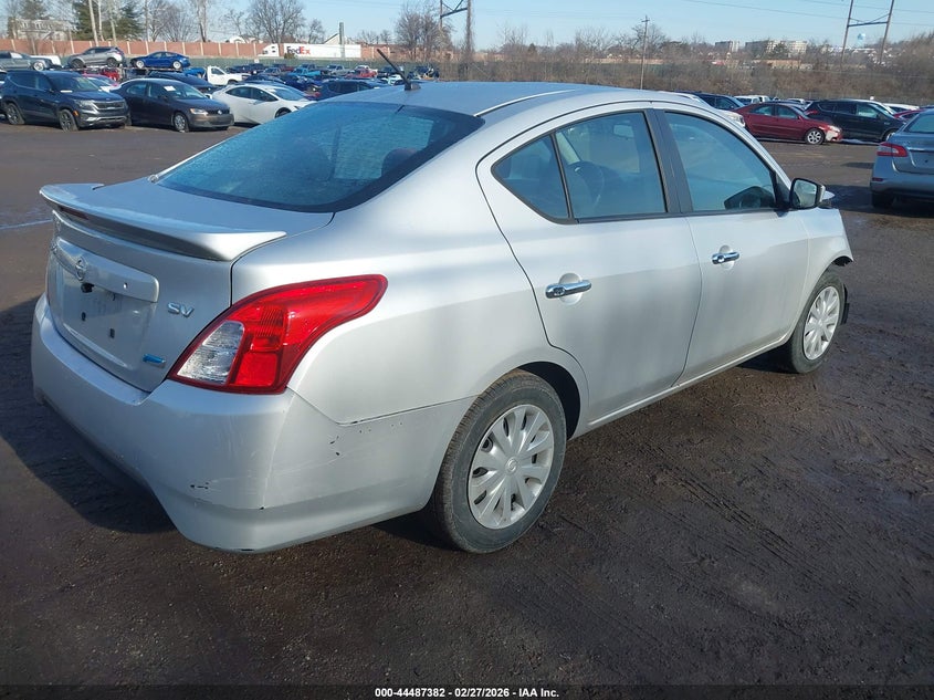 2015 Nissan Versa 1.6 Sv