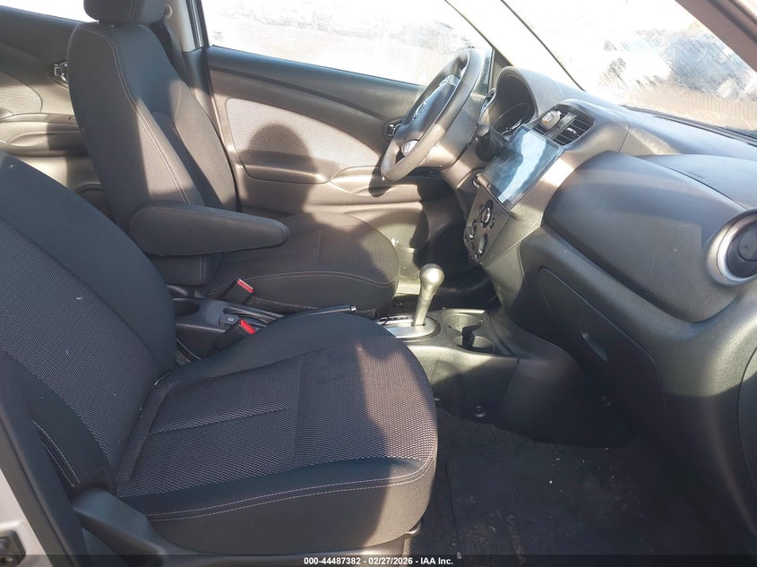 2015 Nissan Versa 1.6 Sv