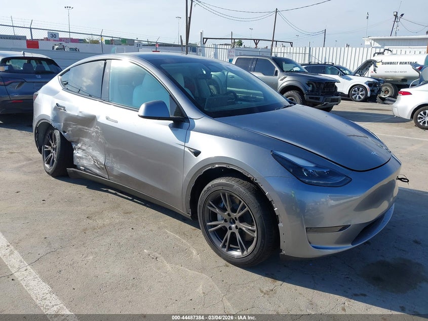 2025 Tesla Model Y Long Range Dual Motor Rear-Wheel Drive