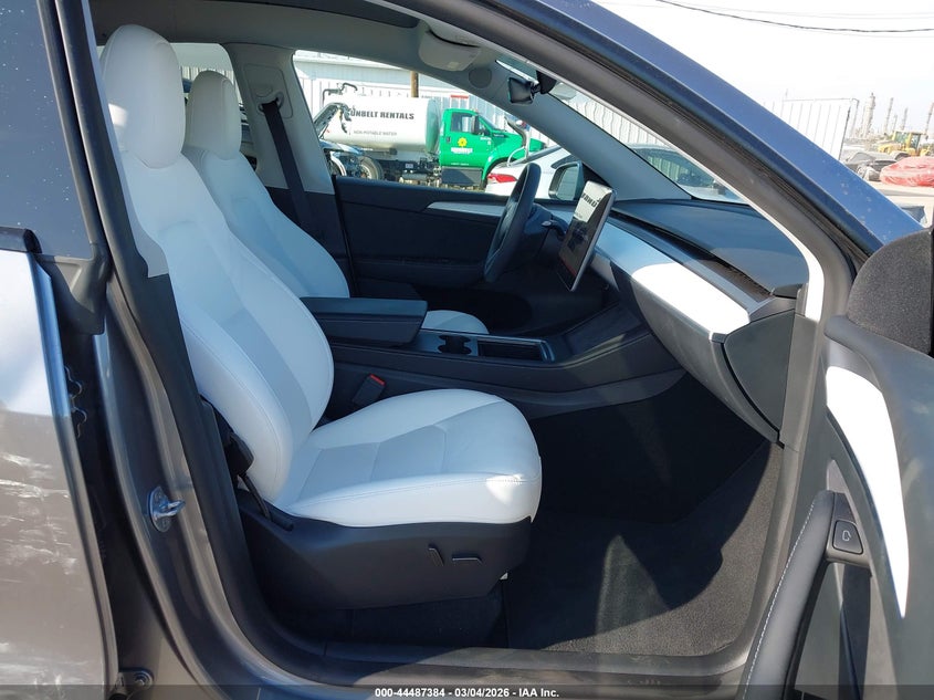 2025 Tesla Model Y Long Range Dual Motor Rear-Wheel Drive