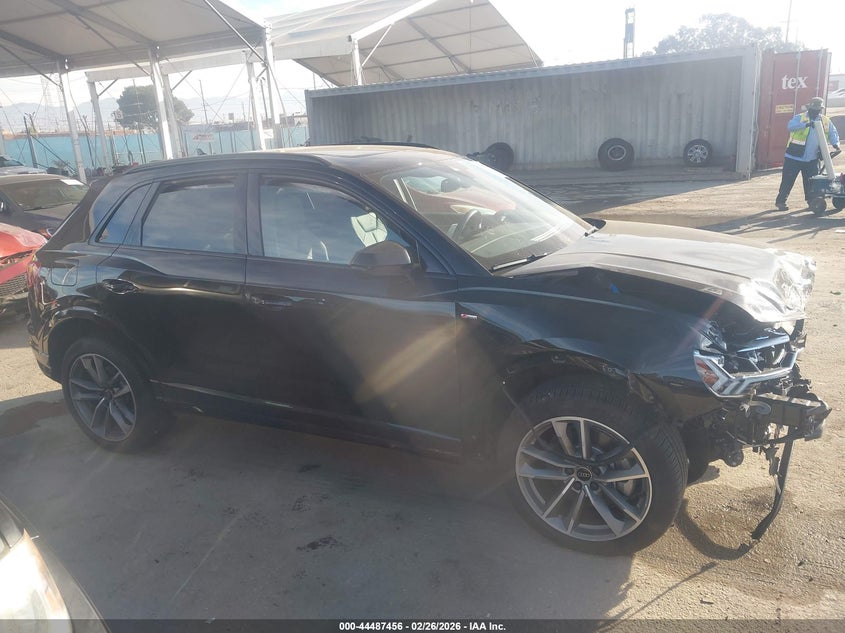 2025 Audi Q3 2.0 Premium 45 Tfsi S Line Quattro Tiptronic black Lot 111044487456 Vin WA1DECF39S1040686