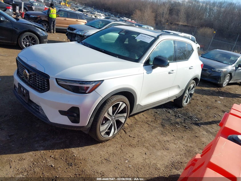 Vin: yv4l12um4s2517311, lot: 44984254, volvo xc40 b5 ultra dark theme 20252