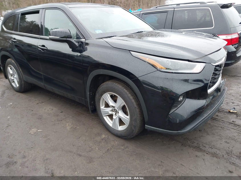 2021 Toyota Highlander Le
