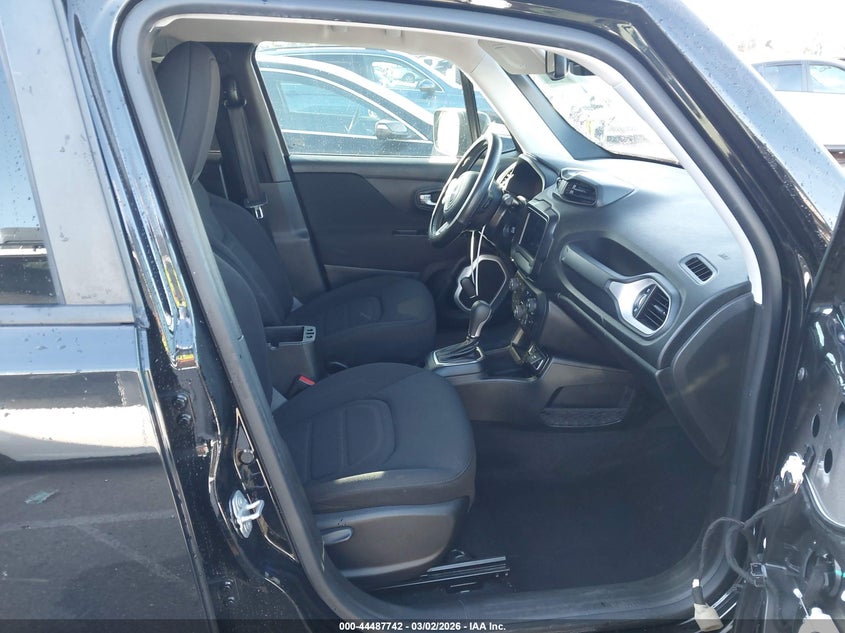 2019 Jeep Renegade Latitude Fwd