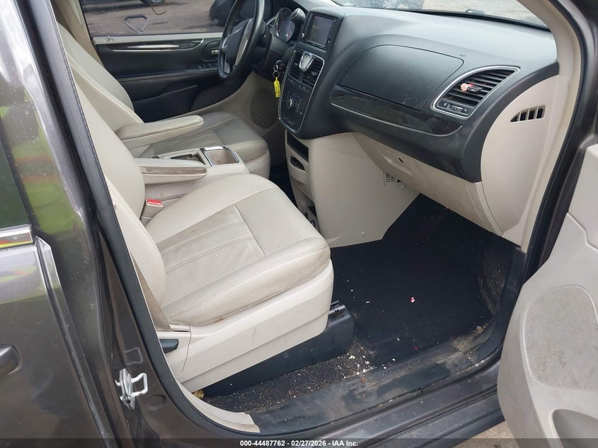 2015 Chrysler Town & Country Touring