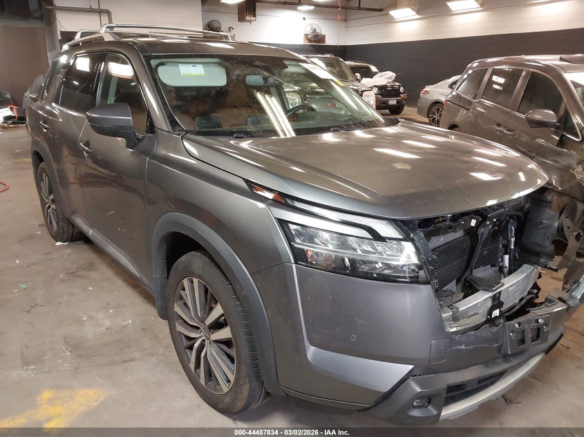 2022 Nissan Pathfinder Platinum 4Wd