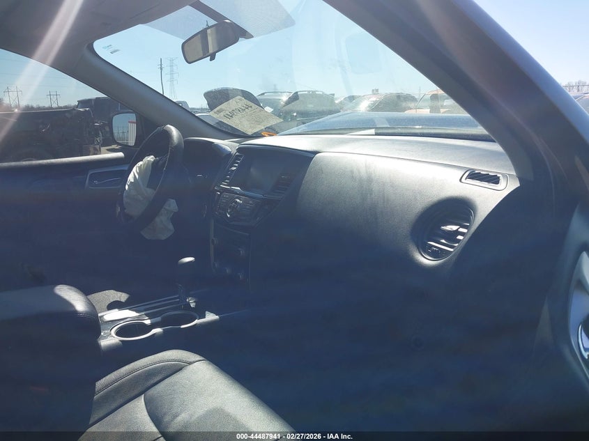 2019 Nissan Pathfinder S