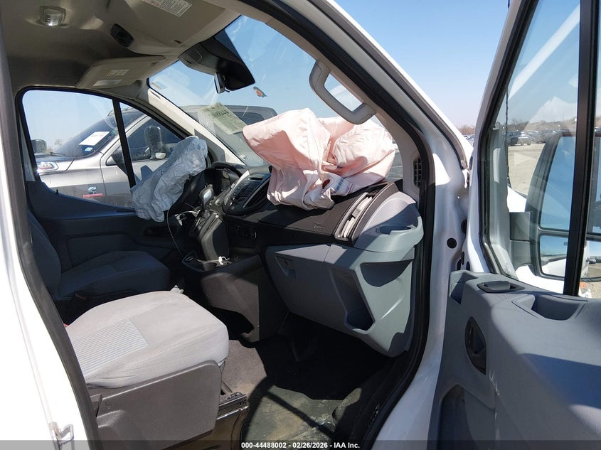 1FBZX2YM6KKA18245 2019 Ford Transit 3.7 -350 Xlt white