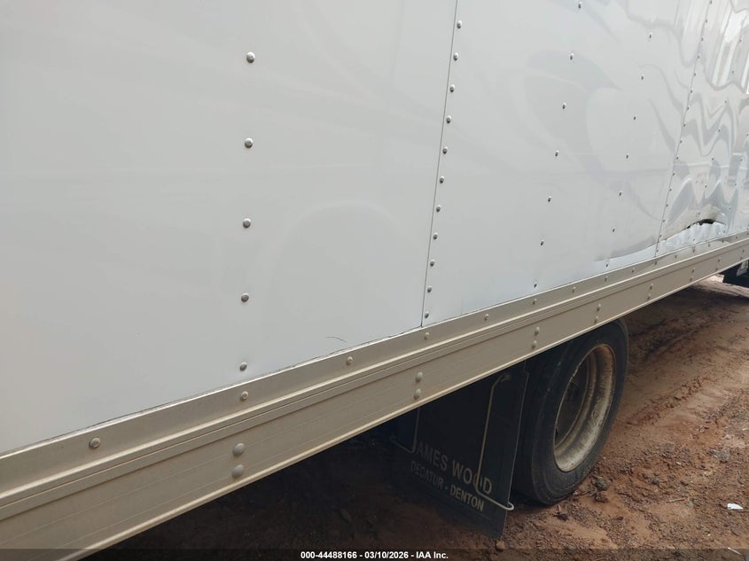 2017 ISUZU NPR HD GAS REG VAN N/A