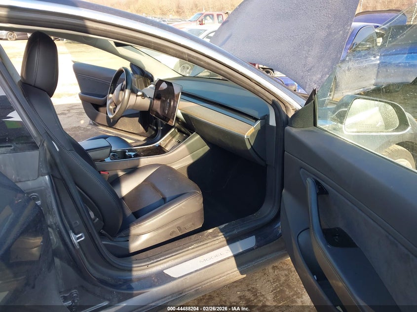 2018 Tesla Model 3 Long Range/Performance