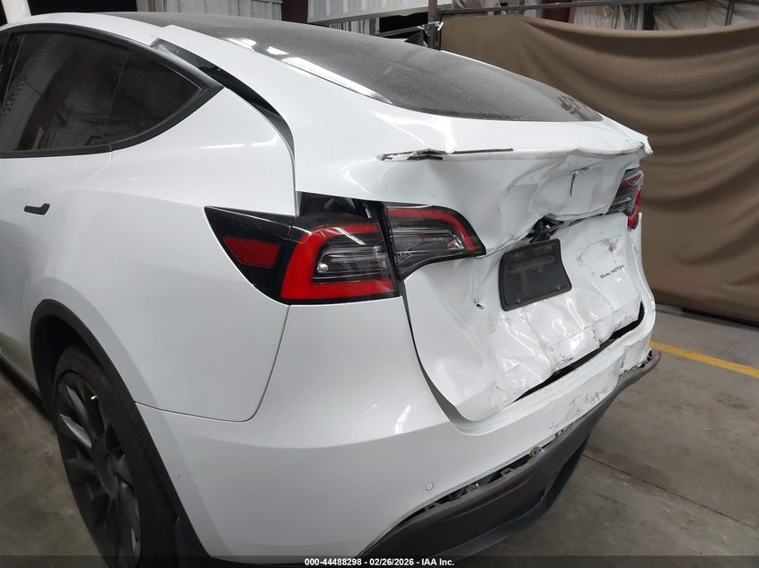 2020 Tesla Model y Long Range Dual Motor All-Wheel Drive white Lot 111044488298 Vin 5YJYGDEEXLF055989