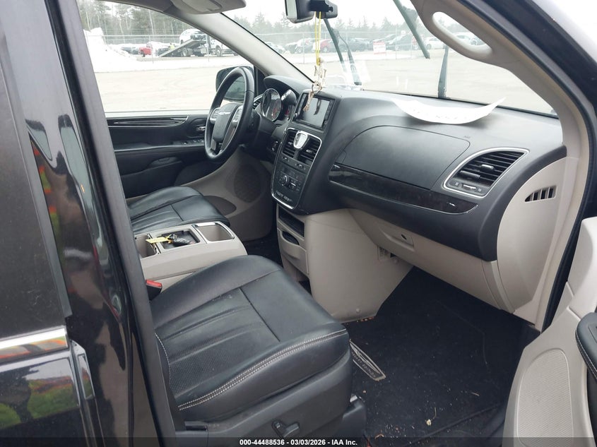 2016 Chrysler Town & Country Touring-L Anniversary Edition