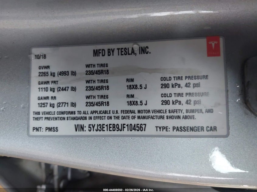 5YJ3E1EB9JF104567 2018 Tesla Model 3 Long Range/Performance silver