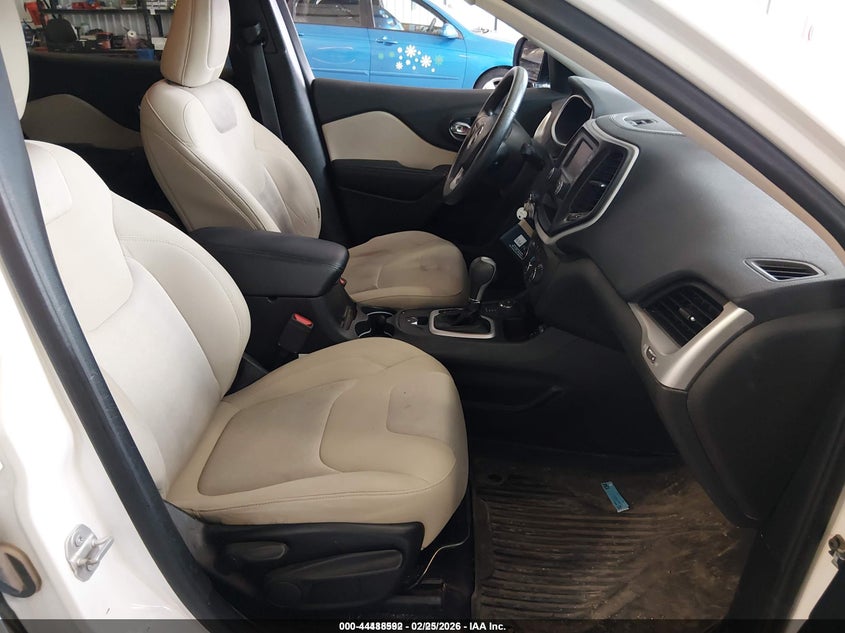 2016 Jeep Cherokee Sport