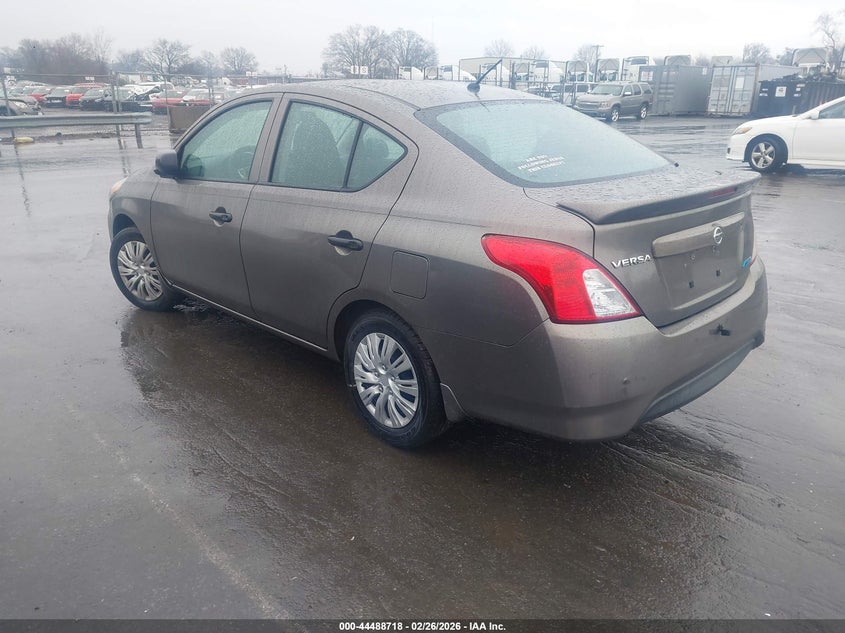 2015 Nissan Versa 1.6 S+