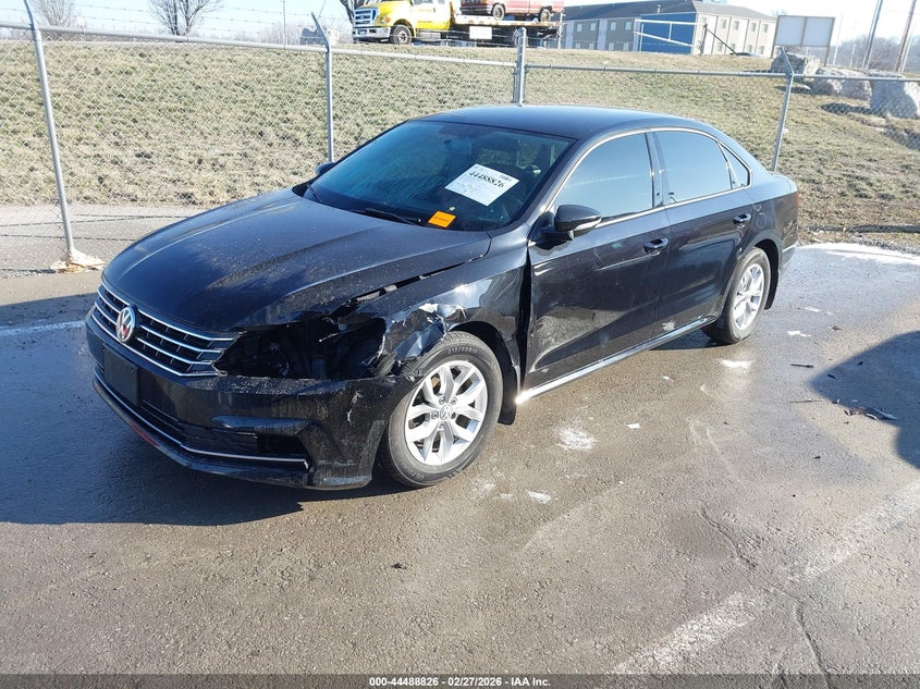 2018 Volkswagen Passat 2.0T R-Line/2.0T S