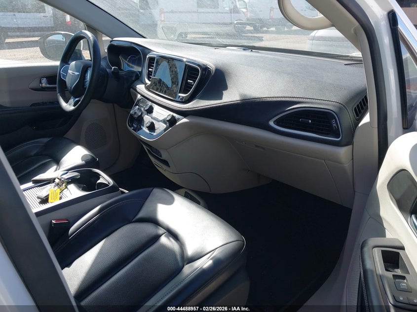 2023 Chrysler Pacifica Hybrid Touring L