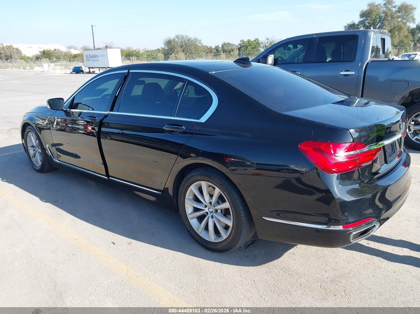 VIN: WBA7E2C52HG739745 2017 BMW 740I