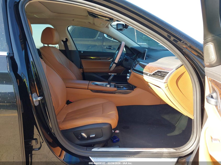 VIN: WBA7E2C52HG739745 2017 BMW 740I