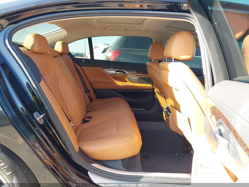 VIN: WBA7E2C52HG739745 2017 BMW 740I