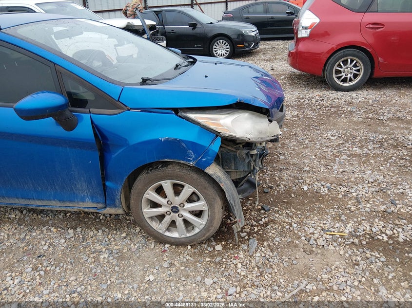 2011 FORD FIESTA SE · Фото 13