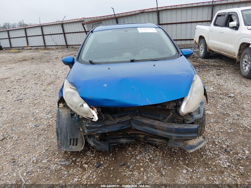 2011 FORD FIESTA SE · Фото 6