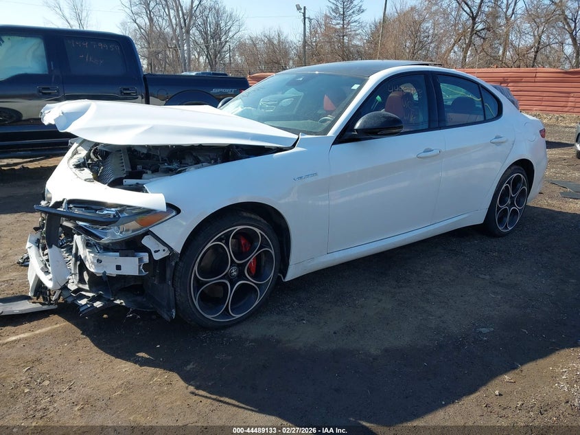 2023 Alfa Romeo Giulia Veloce Awd