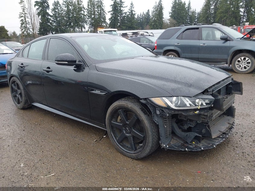 2017 Jaguar Xe 35T R-Sport