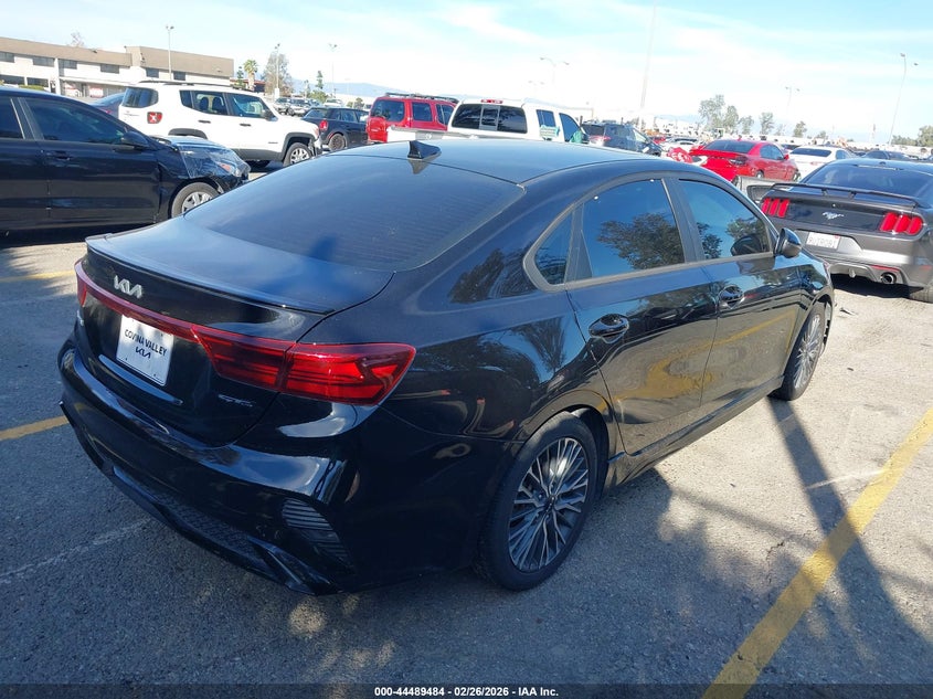 2022 Kia Forte Gt-Line