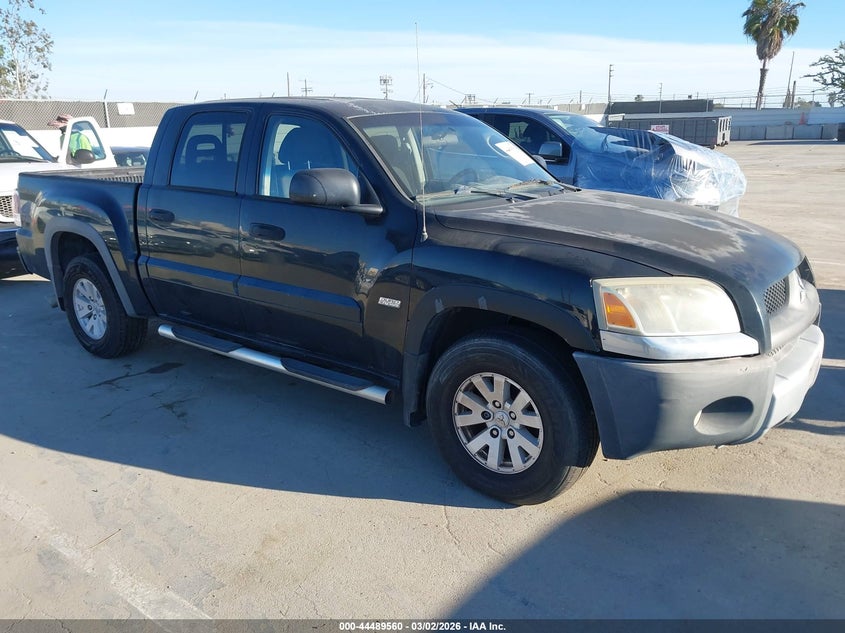 1Z7HT38KX6S543049 MITSUBISHI RAIDER Photo 1