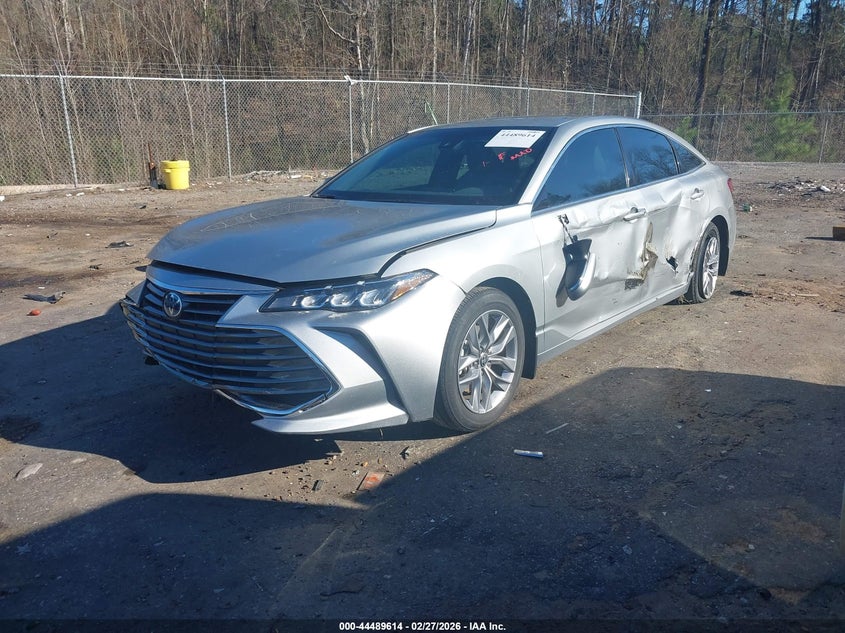 2022 Toyota Avalon Xle Hybrid