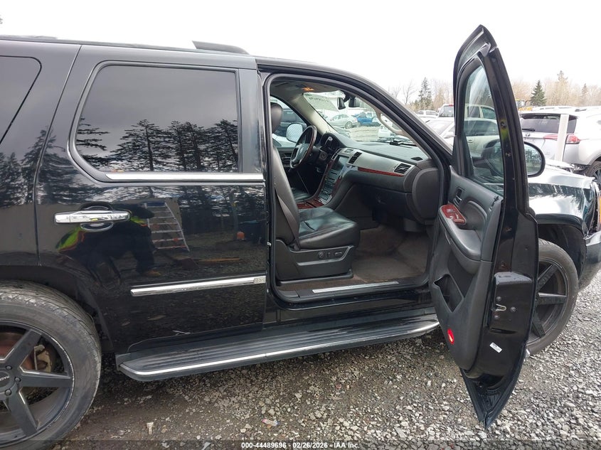 2008 Cadillac Escalade Standard