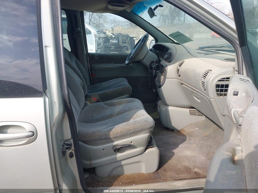 1999 Dodge Grand Caravan Le