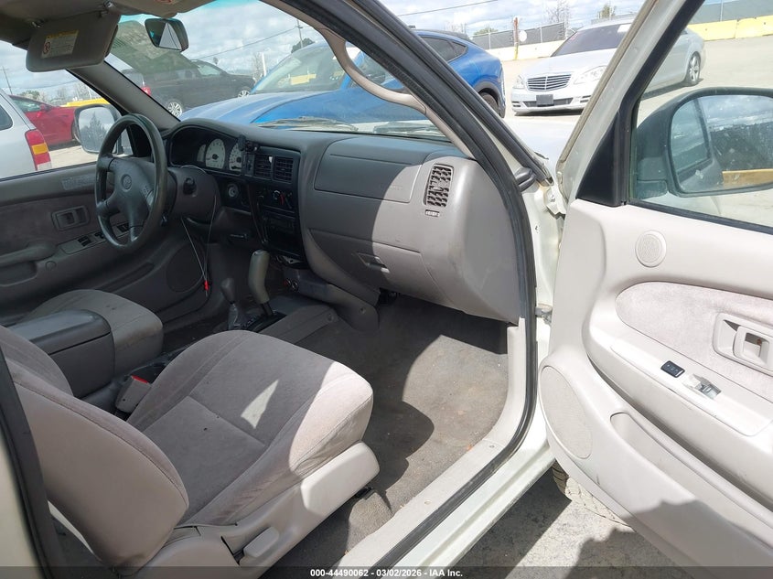 2001 Toyota Tacoma Base V6