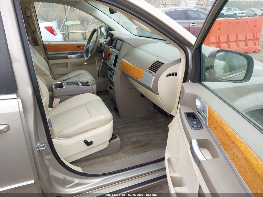 2008 Chrysler Town & Country Limited