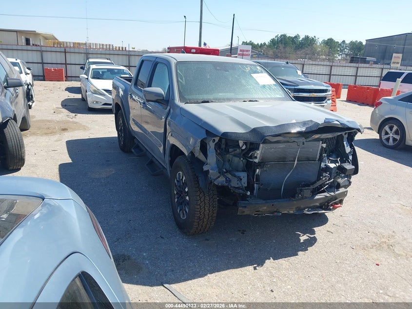 2023 Nissan Frontier Pro-4X 4X4