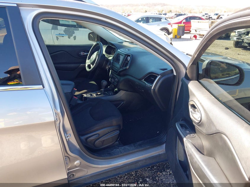 2019 Jeep Cherokee Latitude Fwd