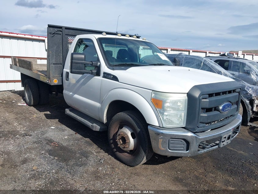2015 Ford F-350 Chassis Xl