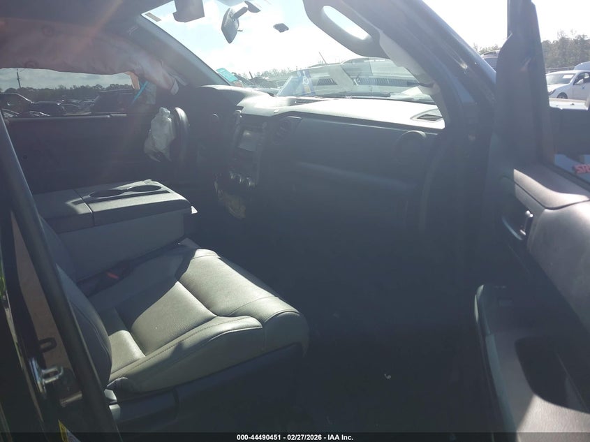 2017 Toyota Tundra Sr 4.6L V8