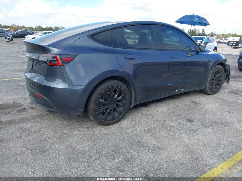 2022 TESLA MODEL Y(VIN: 7SAYGDEE4NF426196