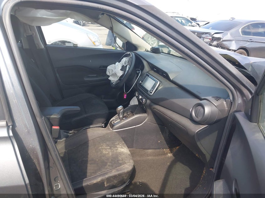 2022 Nissan Kicks S Xtronic Cvt